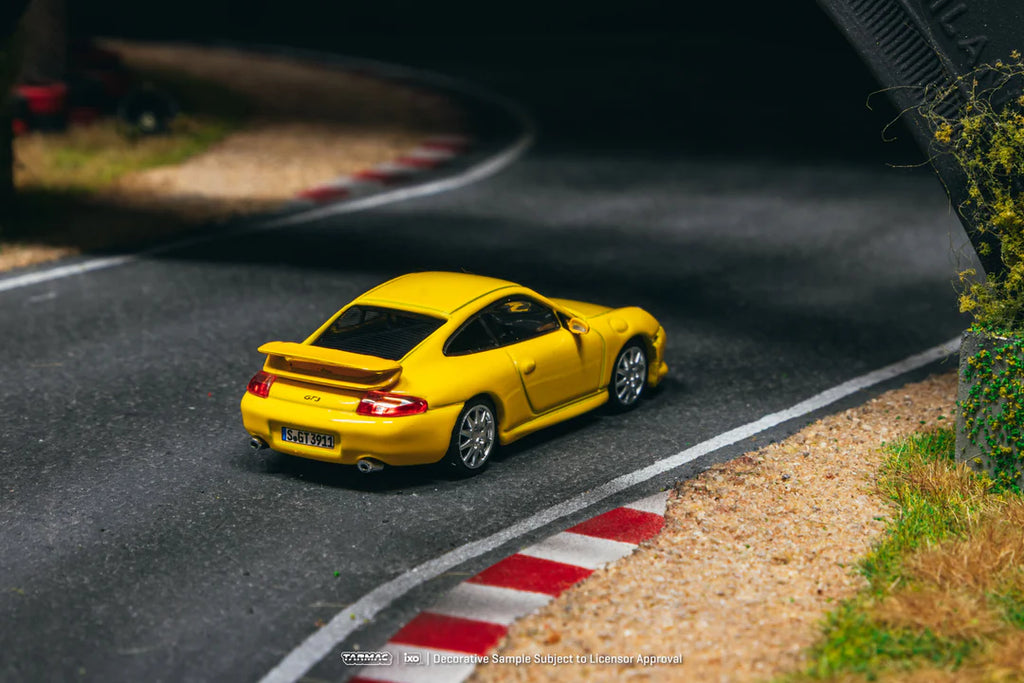 Porsche 911 GT3 (type 996) Yellow