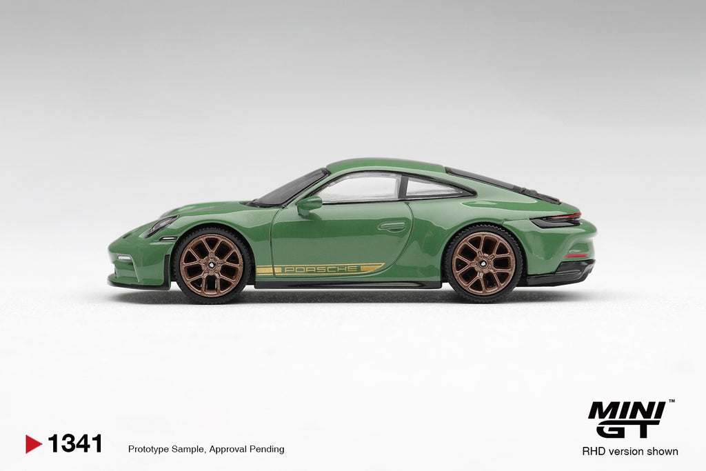 Porsche 911 (992) GT3 Touring Auratium Green